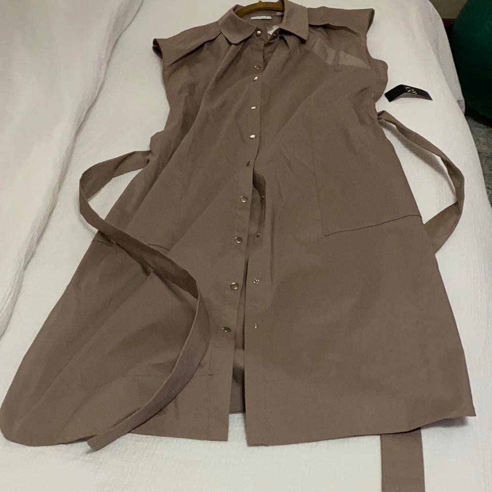 Brand new Ny&c cl dress never worn sleeveless w:belt and pockets silver buttons